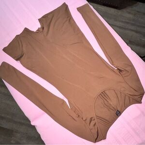 SHEIN Tan Long Sleeve Bodysuit